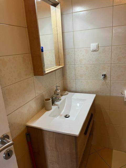 Apartman Laura 德拉马利 客房 照片